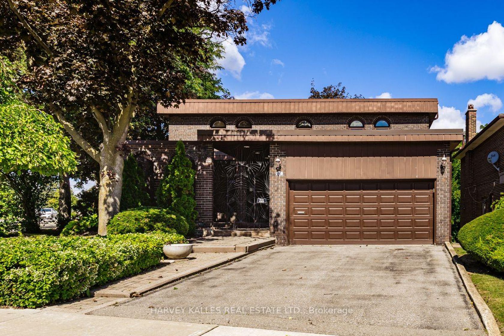 30 Coreydale Court, Bathurst Manor, Toronto 