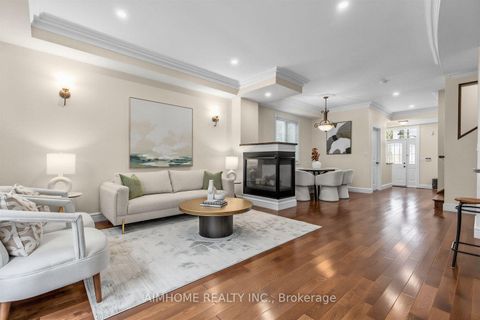 Photo 2 at 16 Carney Road, Newtonbrook West, Toronto