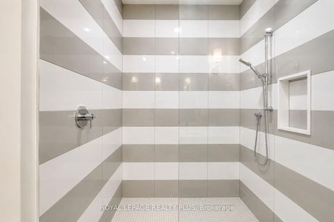 Photo 29 at 39 Plunkett Court, Bayshore, Barrie