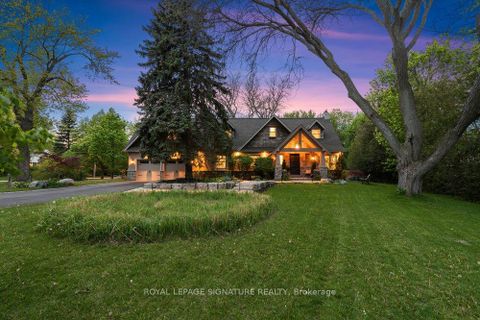 Photo 2 at 2 Pine Ridge Drive, Cliffcrest, Toronto