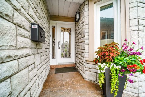 Photo 10 at 37 Bennett Road, West Hill, Toronto