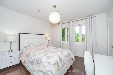 Photo 34 at 37 Bennett Road, West Hill, Toronto