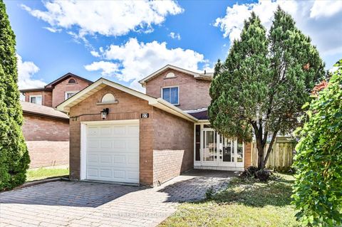 Photo 1 at 27 Samantha Circle, Doncrest, Richmond Hill