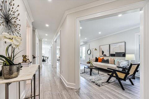 Photo 3 at 27 Samantha Circle, Doncrest, Richmond Hill