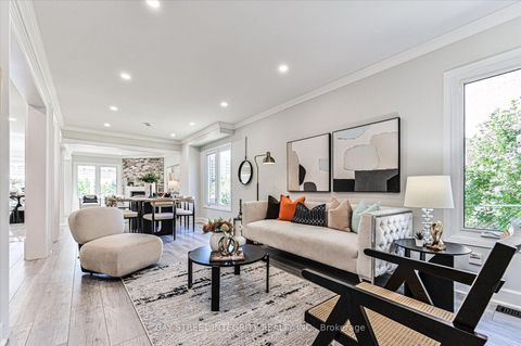 Photo 4 at 27 Samantha Circle, Doncrest, Richmond Hill