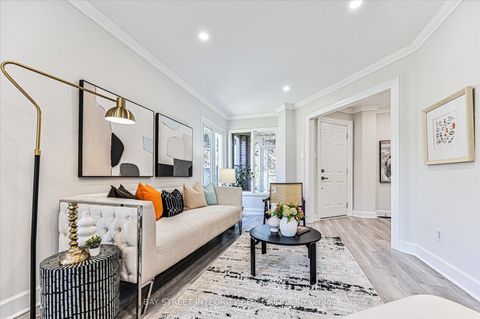 Photo 5 at 27 Samantha Circle, Doncrest, Richmond Hill