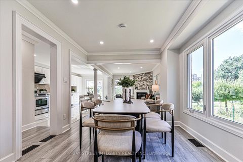 Photo 6 at 27 Samantha Circle, Doncrest, Richmond Hill