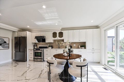 Photo 10 at 27 Samantha Circle, Doncrest, Richmond Hill