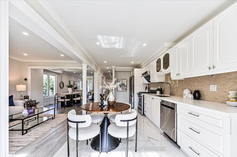 Photo 11 at 27 Samantha Circle, Doncrest, Richmond Hill