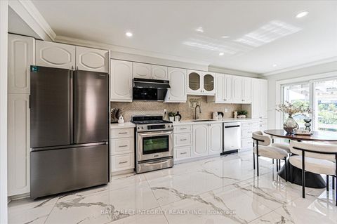 Photo 12 at 27 Samantha Circle, Doncrest, Richmond Hill