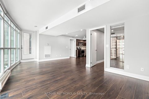 Photo 3 at 678 - 209 Fort York Boulevard, Niagara, Toronto