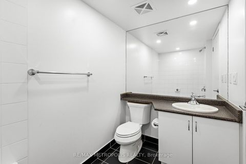 Photo 20 at 678 - 209 Fort York Boulevard, Niagara, Toronto