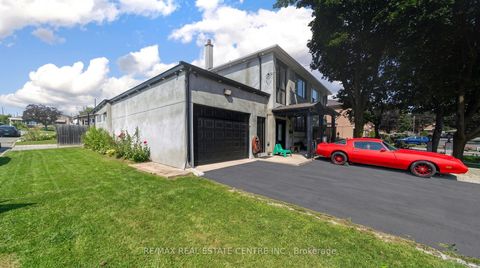 Photo 2 at 22 Neames Crescent, CFB, Toronto