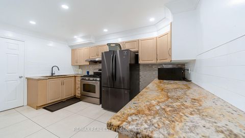 Photo 5 at 22 Neames Crescent, CFB, Toronto