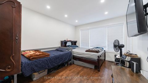 Photo 9 at 22 Neames Crescent, CFB, Toronto