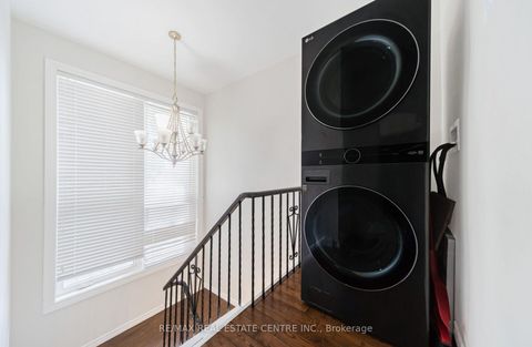 Photo 13 at 22 Neames Crescent, CFB, Toronto