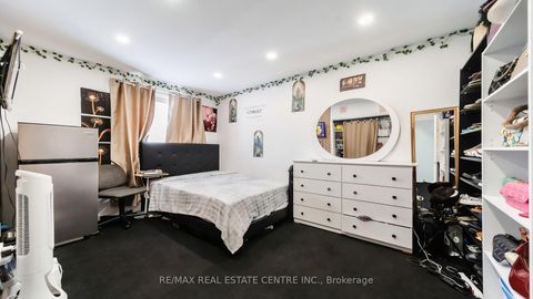 Photo 15 at 22 Neames Crescent, CFB, Toronto