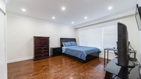 Photo 16 at 22 Neames Crescent, CFB, Toronto