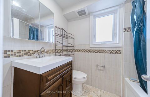 Photo 17 at 22 Neames Crescent, CFB, Toronto