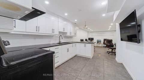 Photo 20 at 22 Neames Crescent, CFB, Toronto
