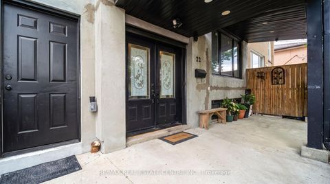 Photo 23 at 22 Neames Crescent, CFB, Toronto