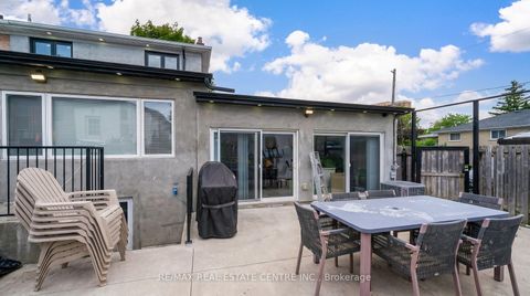 Photo 25 at 22 Neames Crescent, CFB, Toronto