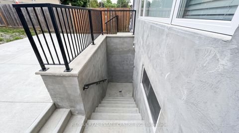 Photo 26 at 22 Neames Crescent, CFB, Toronto