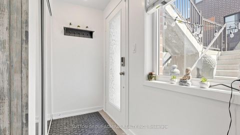 Photo 2 at 14 - 869 Wilson Avenue, CFB, Toronto