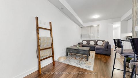 Photo 5 at 14 - 869 Wilson Avenue, CFB, Toronto