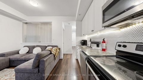 Photo 11 at 14 - 869 Wilson Avenue, CFB, Toronto