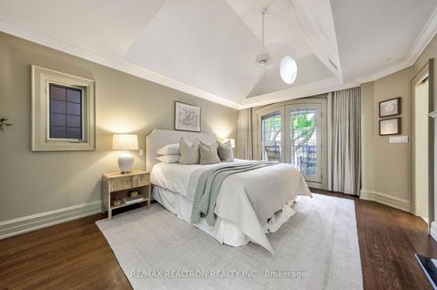 Photo 12 at 43 Joicey Boulevard, Nortown, Toronto