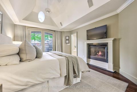 Photo 13 at 43 Joicey Boulevard, Nortown, Toronto
