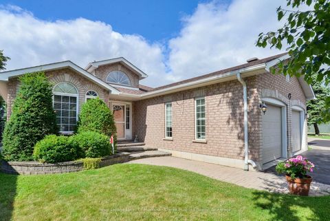 Photo 1 at 14 Palmer Drive, East Bayfield, Barrie