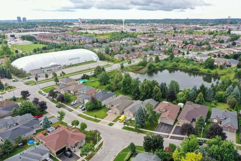 Photo 2 at 14 Palmer Drive, East Bayfield, Barrie