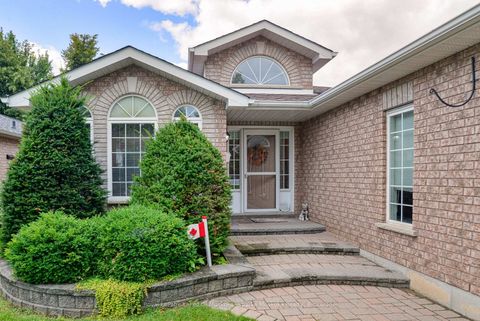 Photo 3 at 14 Palmer Drive, East Bayfield, Barrie