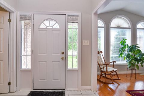 Photo 4 at 14 Palmer Drive, East Bayfield, Barrie