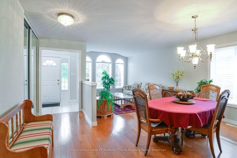 Photo 8 at 14 Palmer Drive, East Bayfield, Barrie
