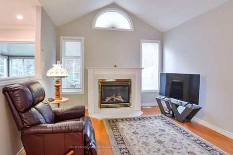 Photo 9 at 14 Palmer Drive, East Bayfield, Barrie