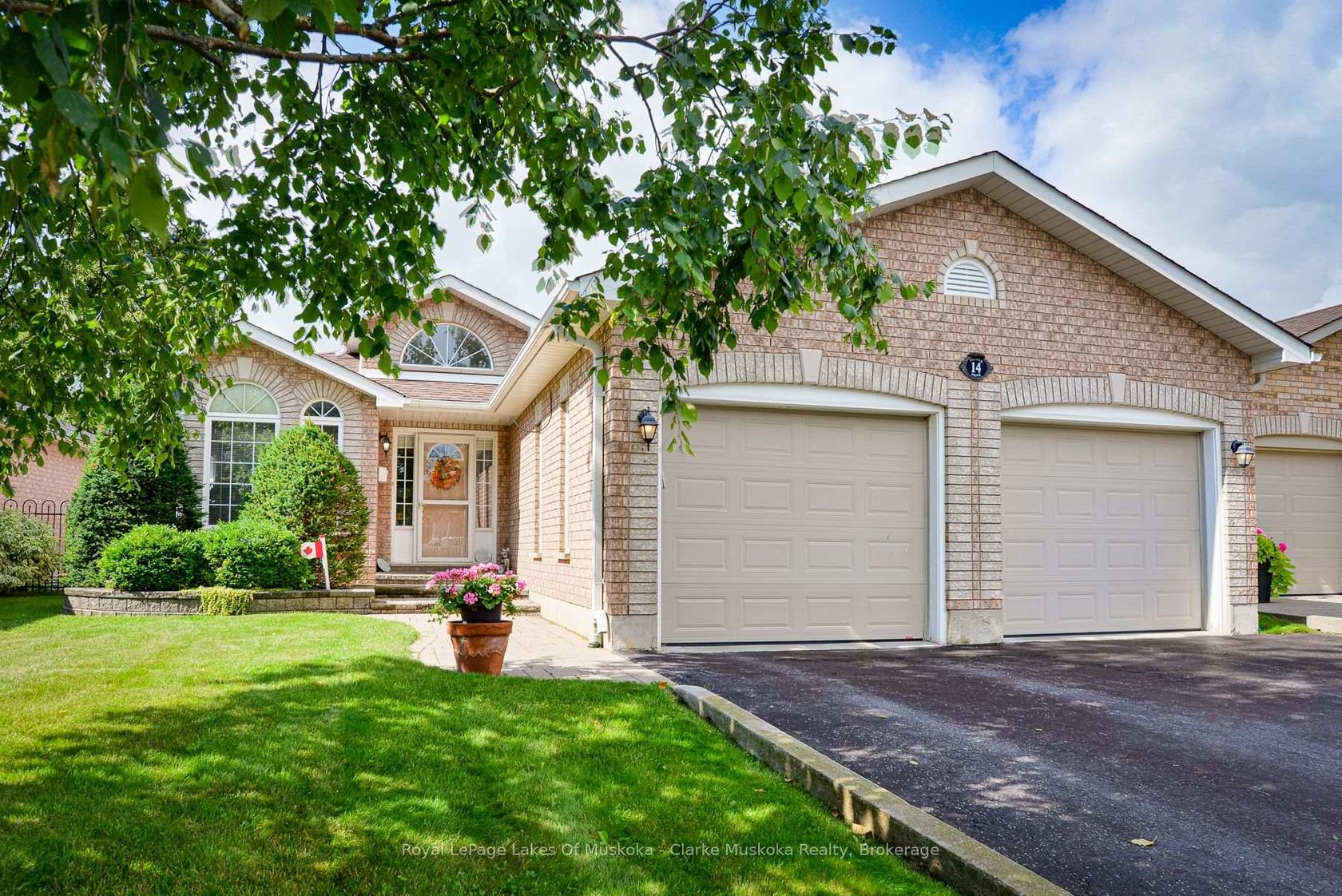 14 Palmer Drive, East Bayfield, Barrie photo number 2