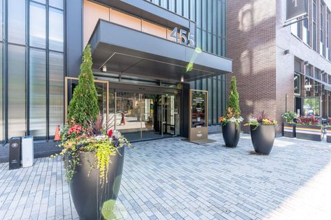 Photo 1 at 402 - 455 Wellington Street W, Waterfront Communities C1, Toronto