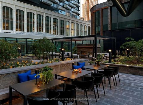Photo 19 at 402 - 455 Wellington Street W, Waterfront Communities C1, Toronto
