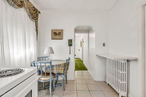 Photo 13 at 391 Sutherland Drive, Leaside, Toronto