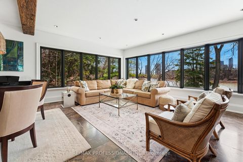 Photo 3 at 23 Riverside Crescent, Swansea, Toronto