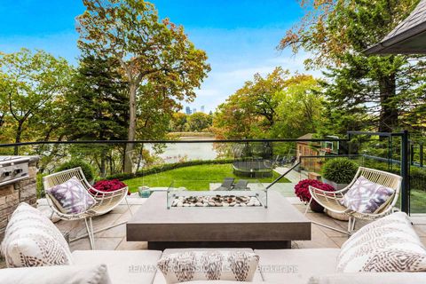 Photo 13 at 23 Riverside Crescent, Swansea, Toronto