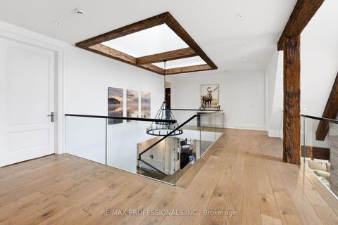 Photo 15 at 23 Riverside Crescent, Swansea, Toronto
