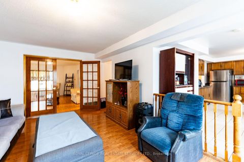 Photo 4 at 97 Morningview Trail, Rouge E11, Toronto