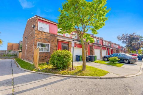Photo 2 at 174 - 124 Dusay Place, L'Amoreaux, Toronto