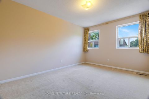 Photo 12 at 174 - 124 Dusay Place, L'Amoreaux, Toronto