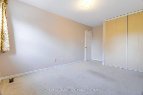 Photo 13 at 174 - 124 Dusay Place, L'Amoreaux, Toronto