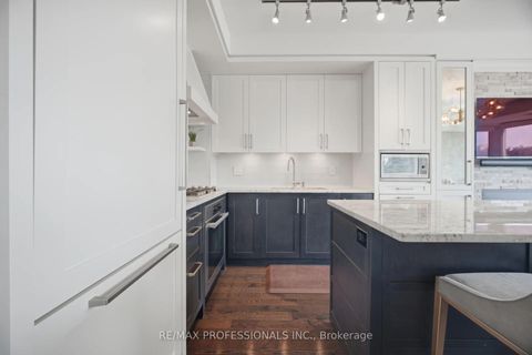 Photo 16 at 512 - 30 Old Mill Road, Kingsway South, Toronto